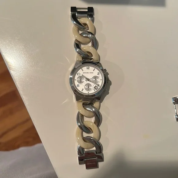 Michael Kors | Accessories | Michael Kora Womens Chain Link  display picture 3